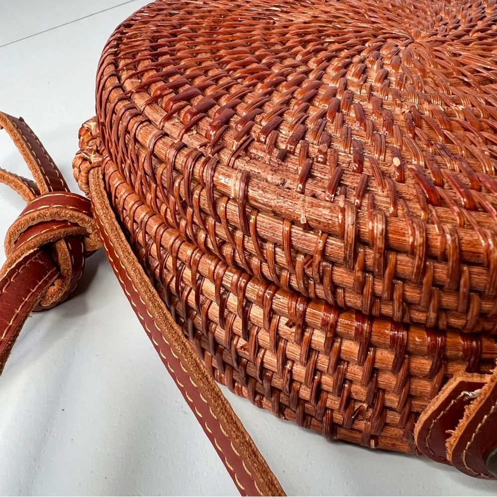 Rattan Woven Round Crossbody With Leather Strap Brown Lined Snap Closure - Picture 6 of 11